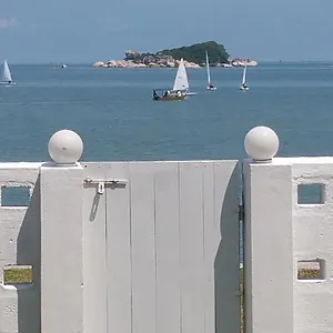 Privatunterkunft G&t's Beach Front, Tanjung Bungah (Penang)